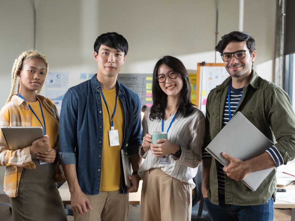 Growth-Oriented Development Ideas For Your Employees 4 Peer learning group
